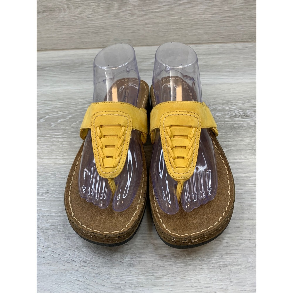 Clarks Women's 8.5 Yellow Leather Thong Wedge Sandals Comfort Casual Shoes - Picture 2 of 11